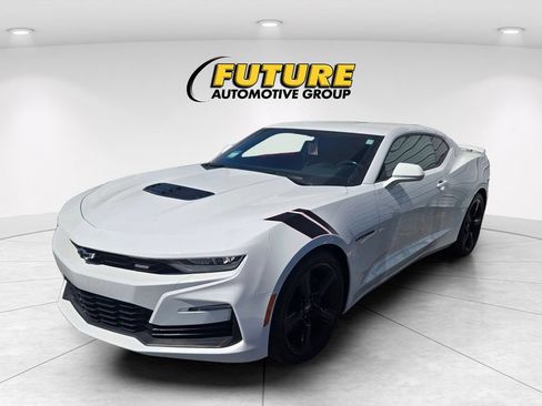 Used 2020 Chevrolet Camaro SS RWD image 3
