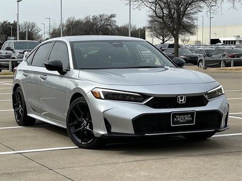 Used 2025 Honda Civic Sport image 2