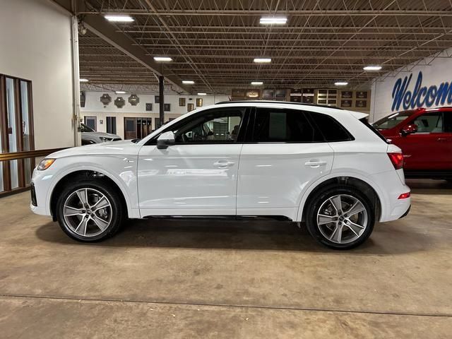 Used 2025 Audi Q5 2.0T Premium w/ Convenience Plus Package AWD/4WD image 6