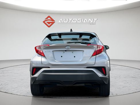 Used 2020 Toyota C-HR XLE FWD image 6