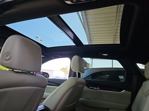 Used 2017 Cadillac XT5 Luxury w/ Driver Awareness Package FWD image 20