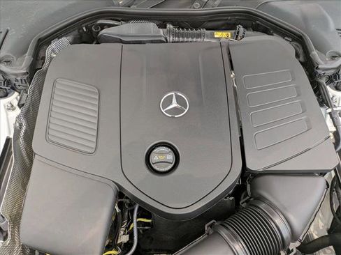 Used 2025 Mercedes-Benz C 300 4MATIC Sedan image 17