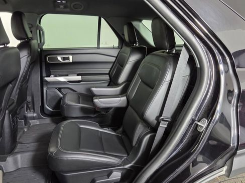 Used 2023 Ford Explorer XLT w/ Equipment Group 202A image 31