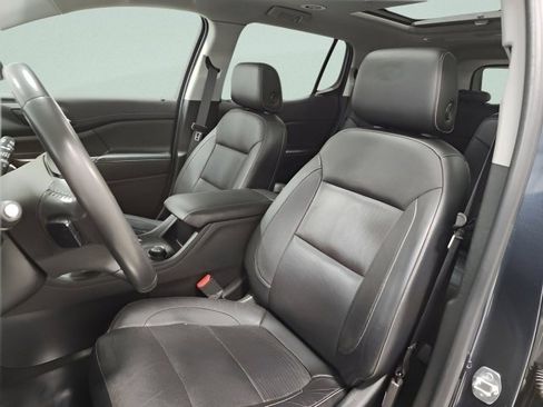 Used 2019 GMC Acadia SLT w/ LPO, Floor Liner Package image 24