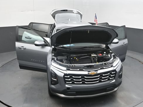 Used 2026 Chevrolet Equinox LT FWD image 40