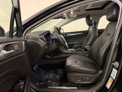 Used 2014 Ford Fusion Titanium AWD/4WD image 5