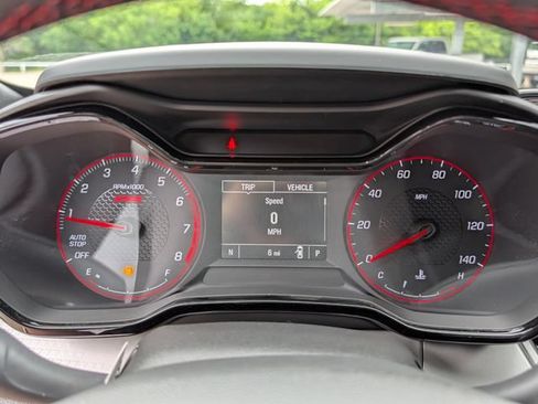 Used 2026 Chevrolet Trax RS w/ Sunroof Package FWD image 24