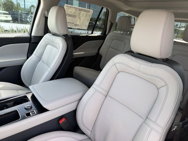 New 2027 Lincoln Aviator Reserve w/ Jet Appearance Package RWD image 12