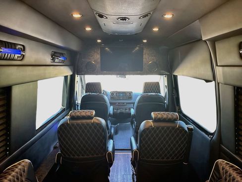 Used 2022 Mercedes-Benz Sprinter 3500 image 26