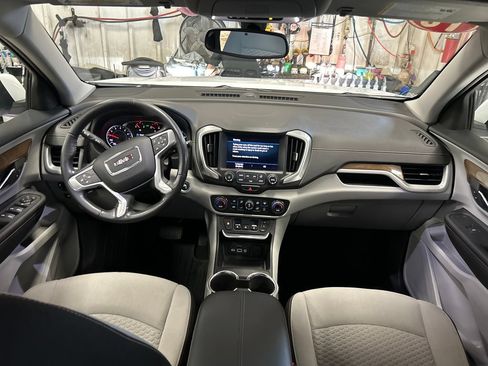 Used 2018 GMC Terrain SLE w/ Driver Convenience Package AWD/4WD image 18