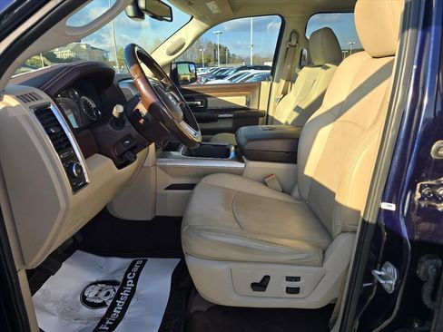 Used 2017 RAM 1500 Laramie w/ Convenience Group image 9