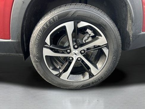 Used 2024 Chevrolet Trax RS image 9