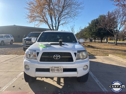 Used 2011 Toyota Tacoma PreRunner image 3
