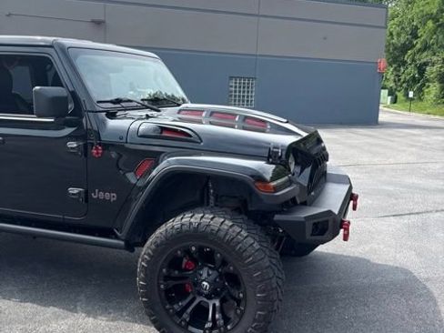 Used 2018 Jeep Wrangler Unlimited Rubicon AWD/4WD image 4