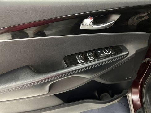 Used 2019 Kia Sorento EX w/ EX Touring Package image 12