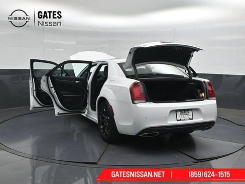 Used 2022 Chrysler 300 Touring L w/ Popular Equipment Group AWD/4WD image 57