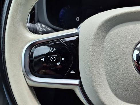 Certified 2023 Volvo XC60 B5 Core AWD/4WD image 22