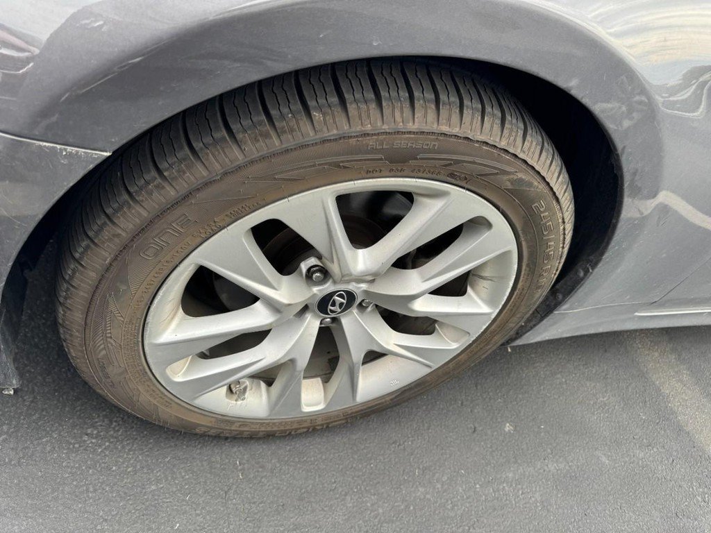 Used 2013 Hyundai Genesis 2.0T RWD image 4