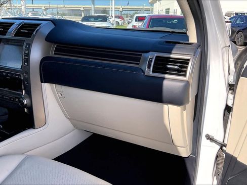 Used 2021 Lexus GX 460 Luxury image 15