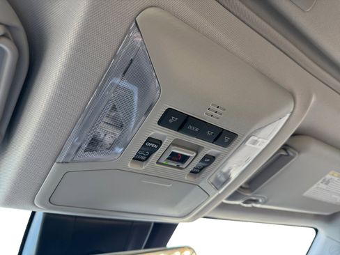 New 2025 Toyota RAV4 Limited image 18