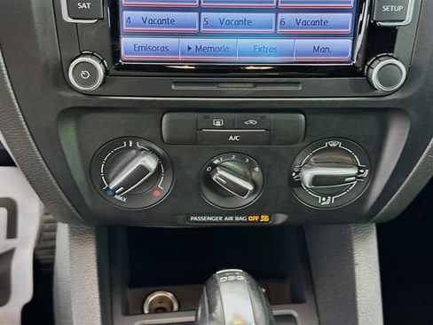 Used 2014 Volkswagen Jetta GLI image 14