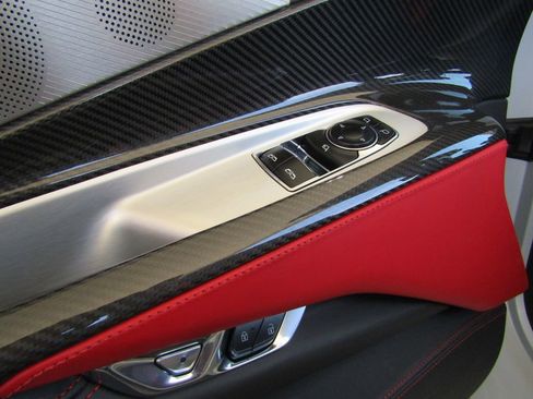 Used 2023 Chevrolet Corvette Z06 w/ Z07 Performance Package RWD image 31