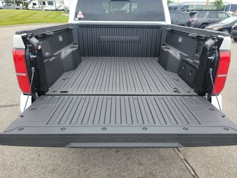 New 2026 Toyota Tacoma TRD Off-Road AWD/4WD image 9