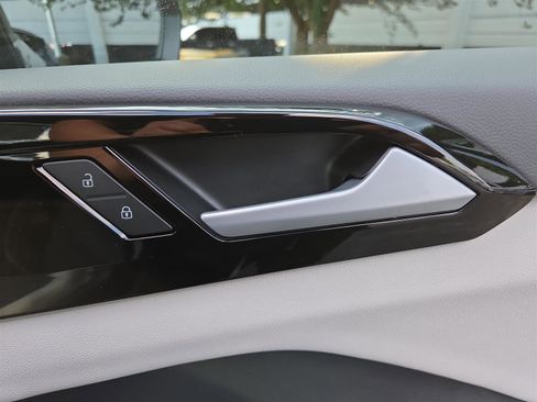 Used 2025 Volkswagen Taos S image 31