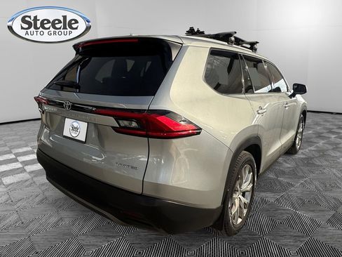 Used 2024 Toyota Grand Highlander Limited image 5