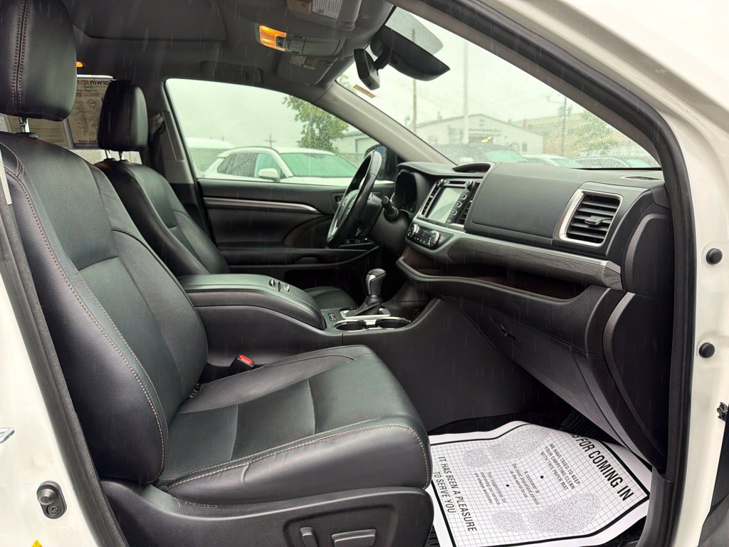 Used 2018 Toyota Highlander Limited AWD/4WD image 11