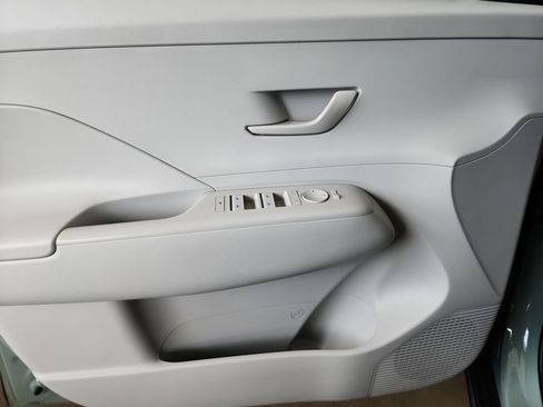 Used 2025 Hyundai Kona SEL FWD image 12
