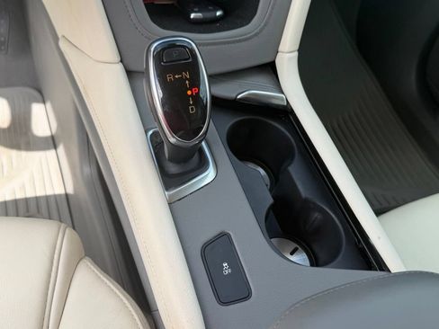 Used 2018 Cadillac XT5 Luxury w/ Driver Awareness Package FWD image 25