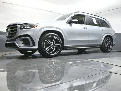 Used 2026 Mercedes-Benz GLS 450 4MATIC image 37