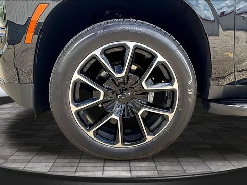 Used 2025 Chevrolet Tahoe RST w/ Comfort Package AWD/4WD image 37