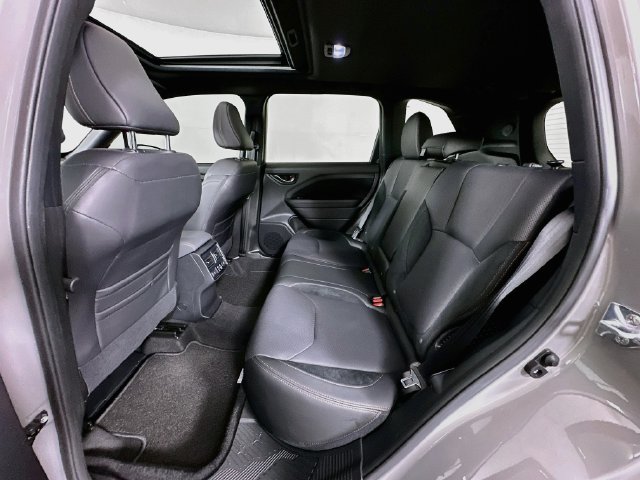 Used 2025 Subaru Forester Touring AWD/4WD image 26