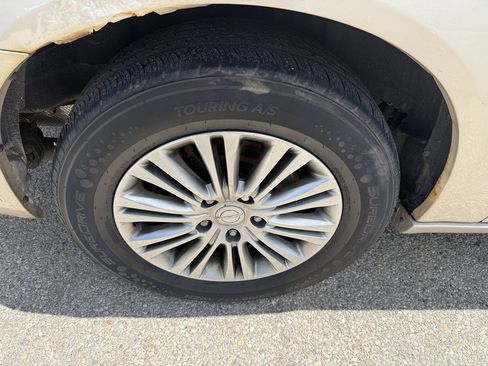 Used 2014 Chrysler Town & Country Touring-L w/ Driver Convenience Group FWD image 8