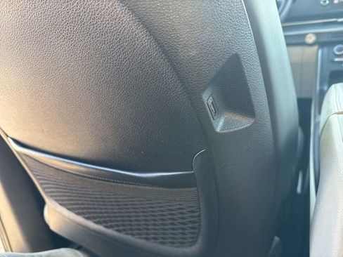 Used 2024 Kia Carnival LX image 37