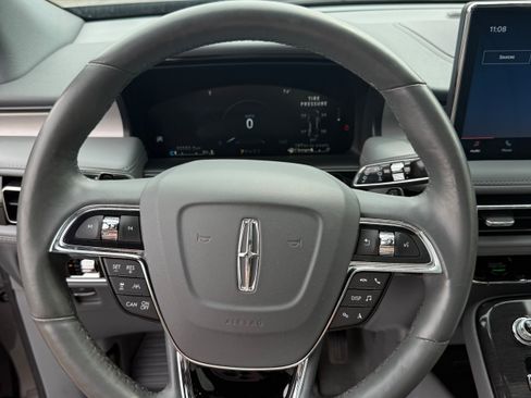 Used 2023 Lincoln Nautilus Reserve w/ Equipment Group 201A AWD/4WD image 10