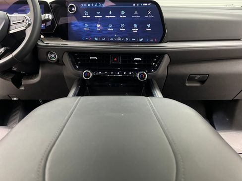 Used 2025 Chevrolet Tahoe LT image 42