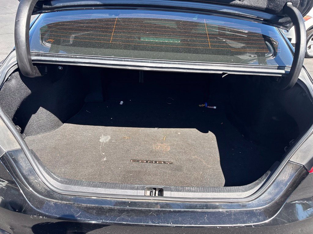 Used 2018 Toyota Camry LE FWD image 10