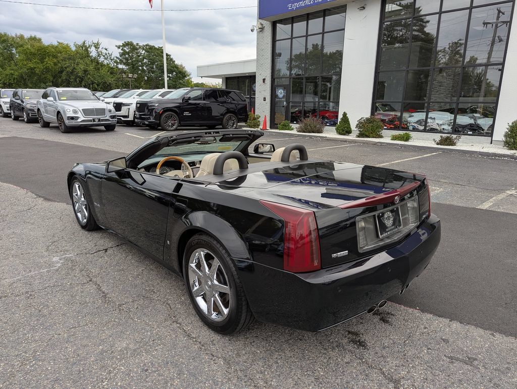 Used 2006 Cadillac XLR RWD image 44