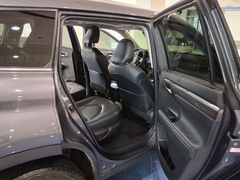 Used 2022 Toyota Highlander Platinum image 10