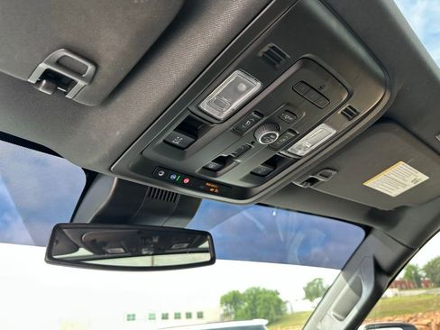 Used 2023 GMC Yukon AT4 AWD/4WD image 37