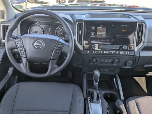 Used 2025 Nissan Frontier SV RWD image 31