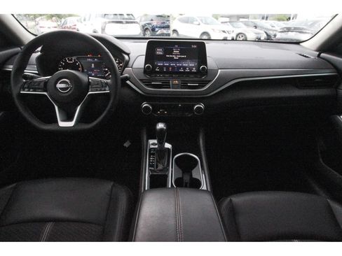 Certified 2025 Nissan Altima 2.5 SR FWD image 12