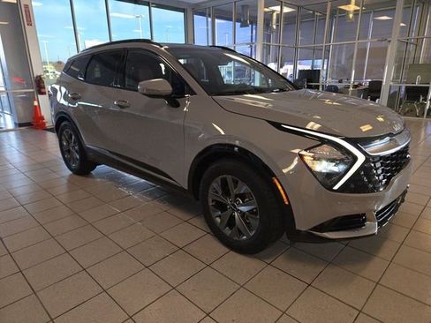 Used 2023 Kia Sportage SX image 2