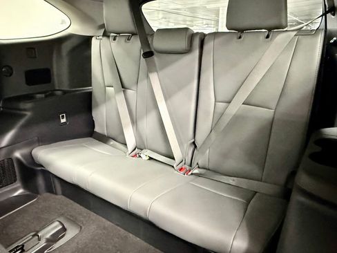 Used 2026 Toyota Highlander Limited AWD/4WD image 40