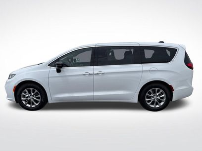 Used 2026 Chrysler Pacifica Limited