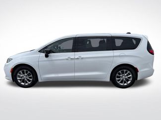 Used 2026 Chrysler Pacifica Limited FWD video 2