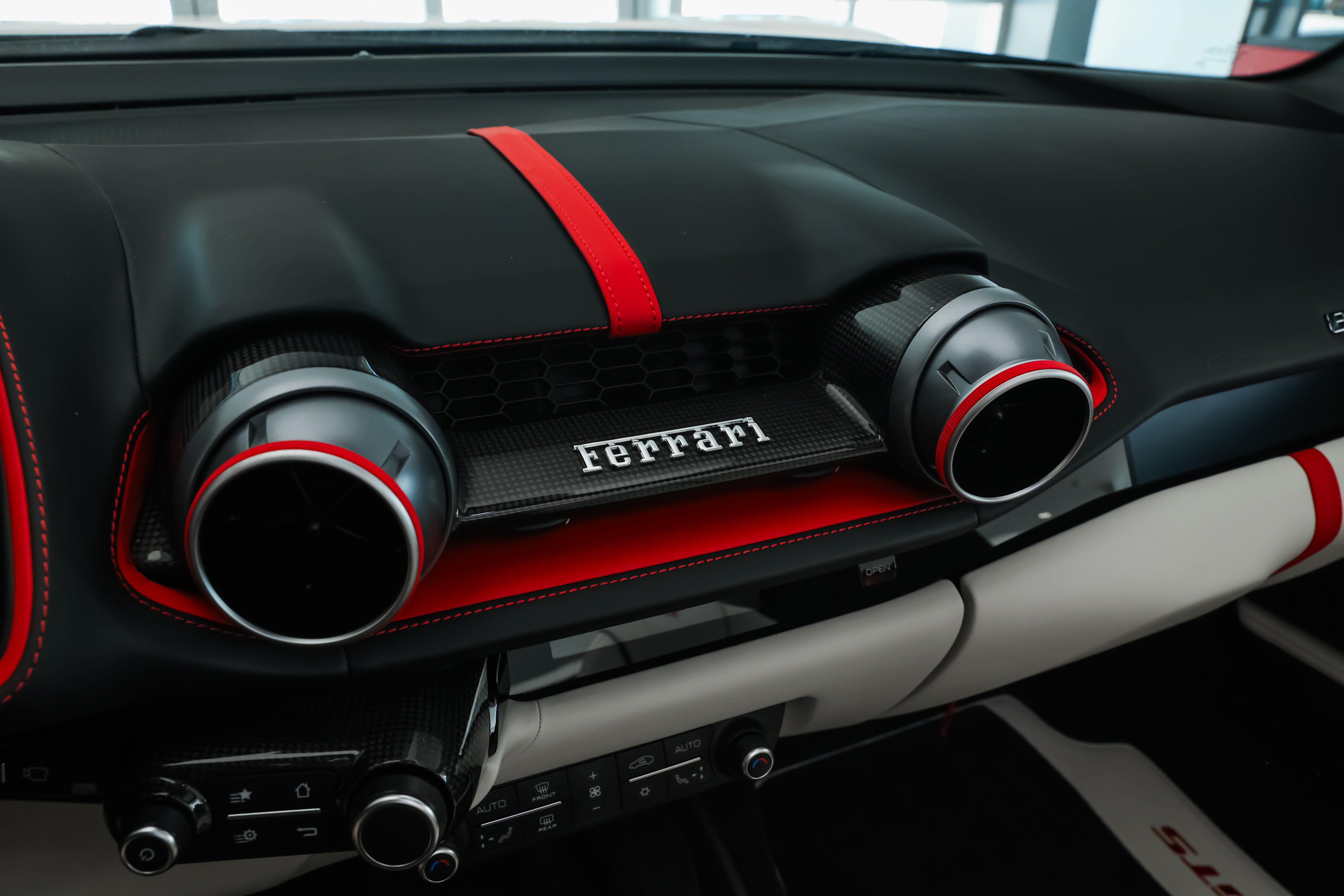 Used 2023 Ferrari 812 GTS RWD image 11